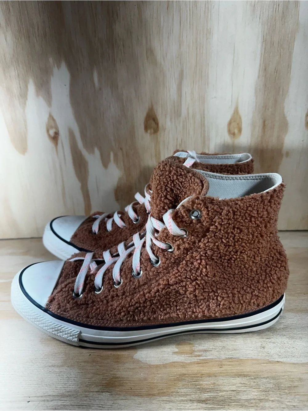 Converse Cozy Club Ginger Rose Sherpa High-Top Sneakers Women’s Size 10